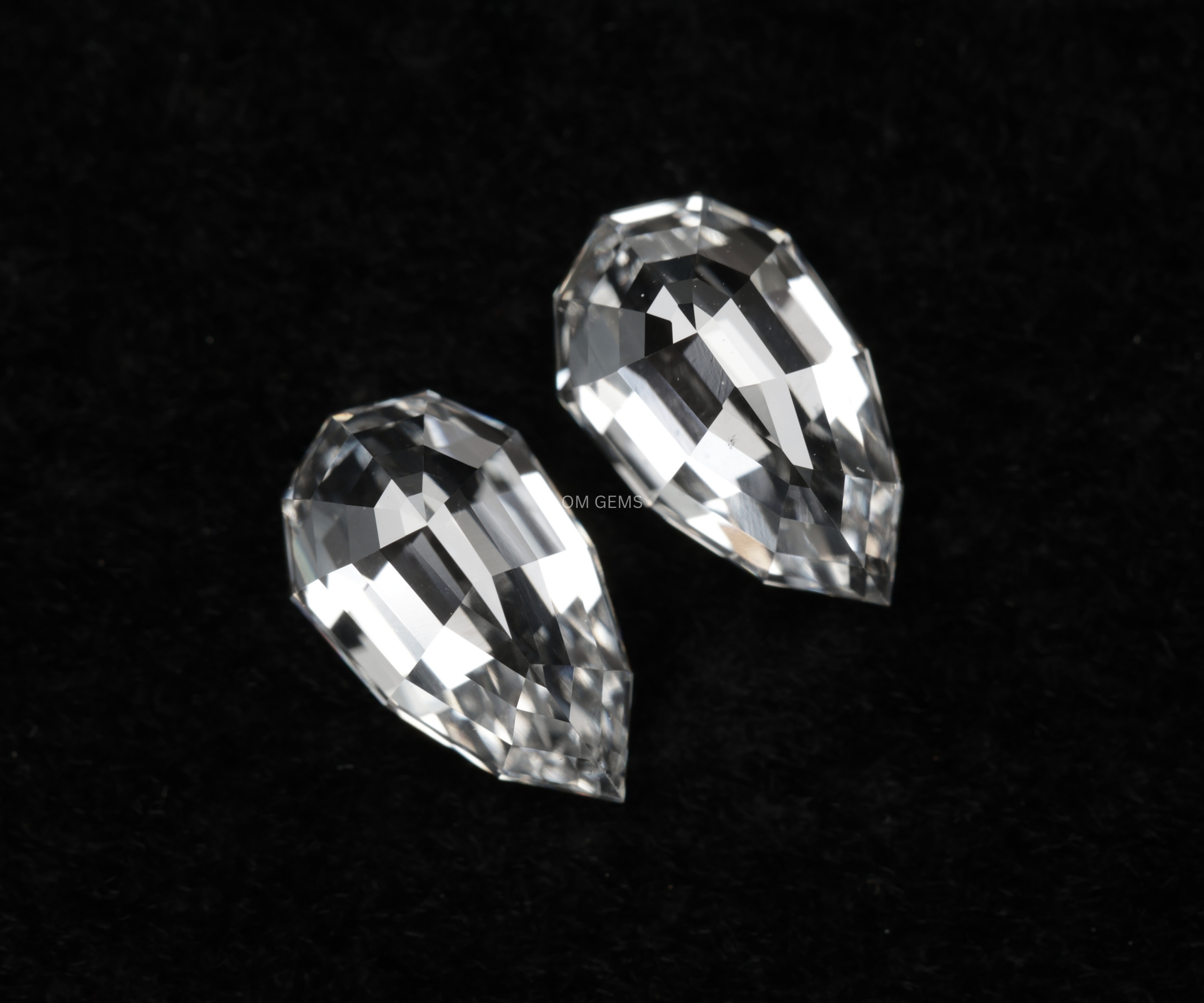 Matching Pair Of Pear Lab Grown Diamond