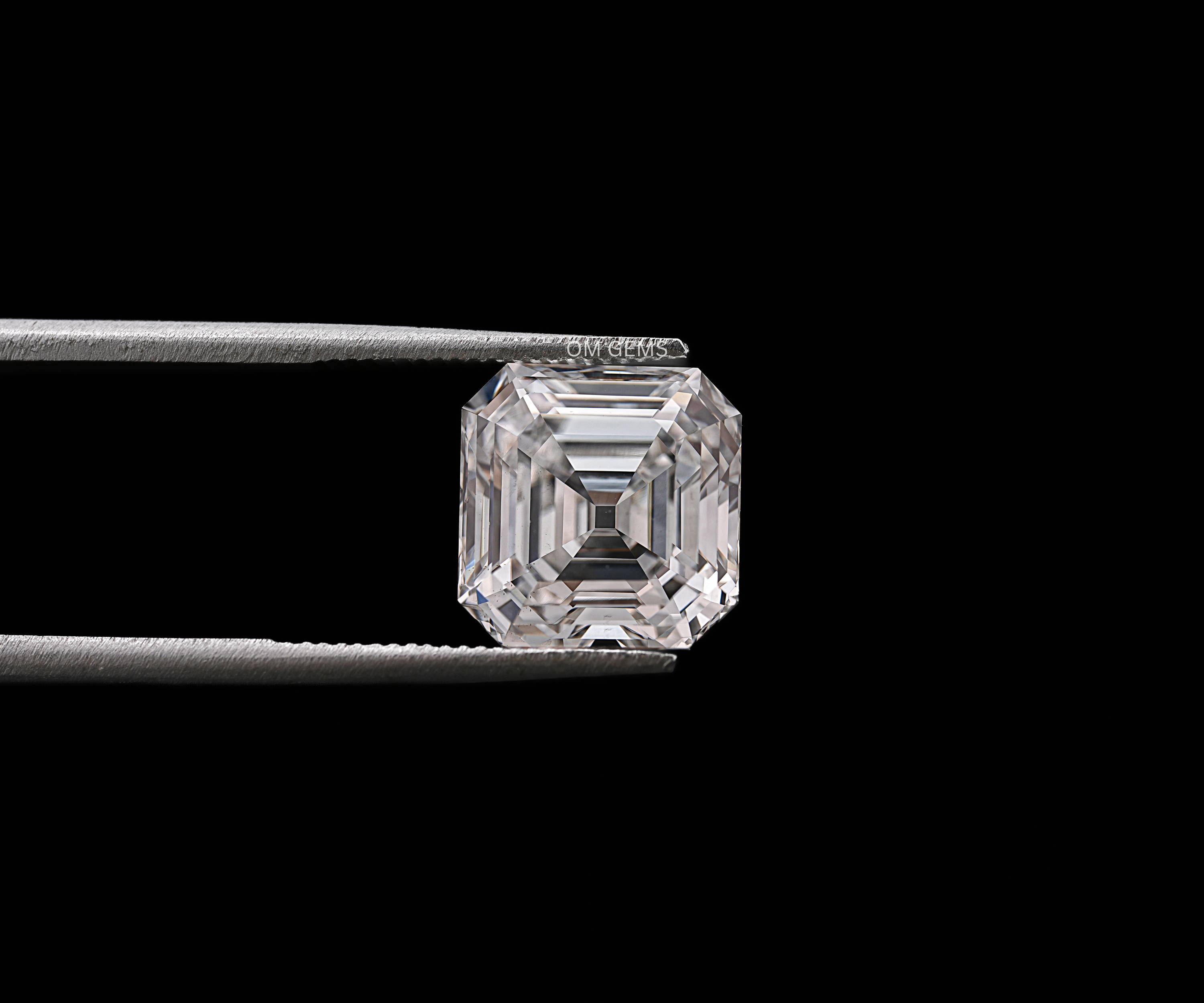Asscher Cut Lab Grown Diamond With VS1 Clarity