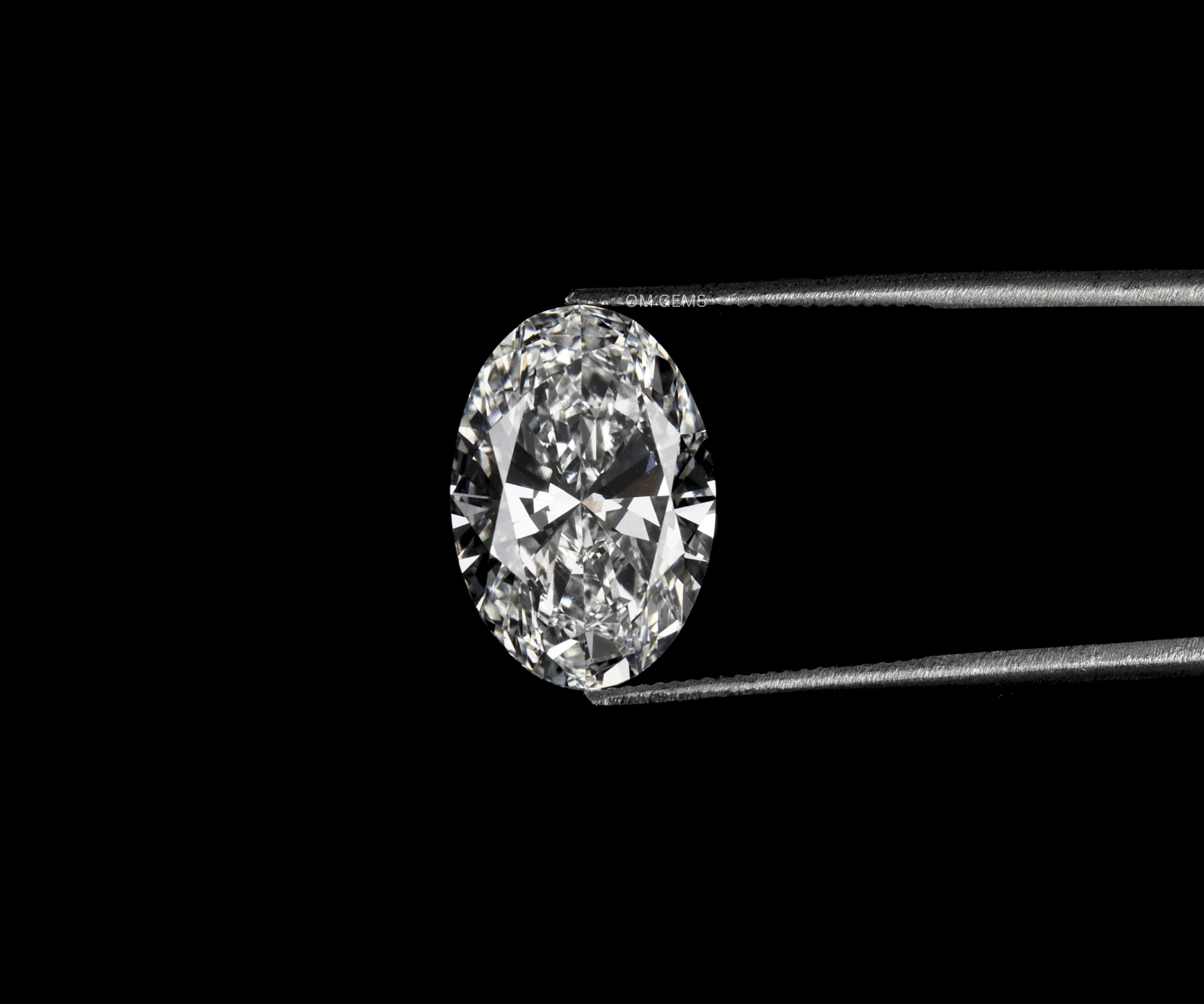 Lab Grown Oval Cut Diamond With Timeless Sparkle