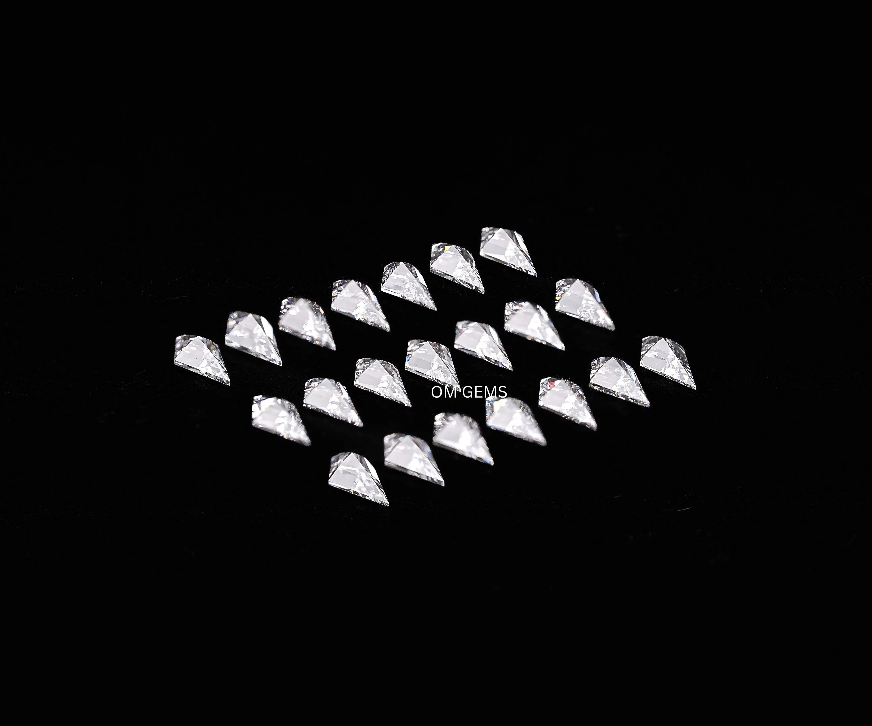 4.00 X 2.00 MM Kite Shaped Lab Grown Melee Diamond