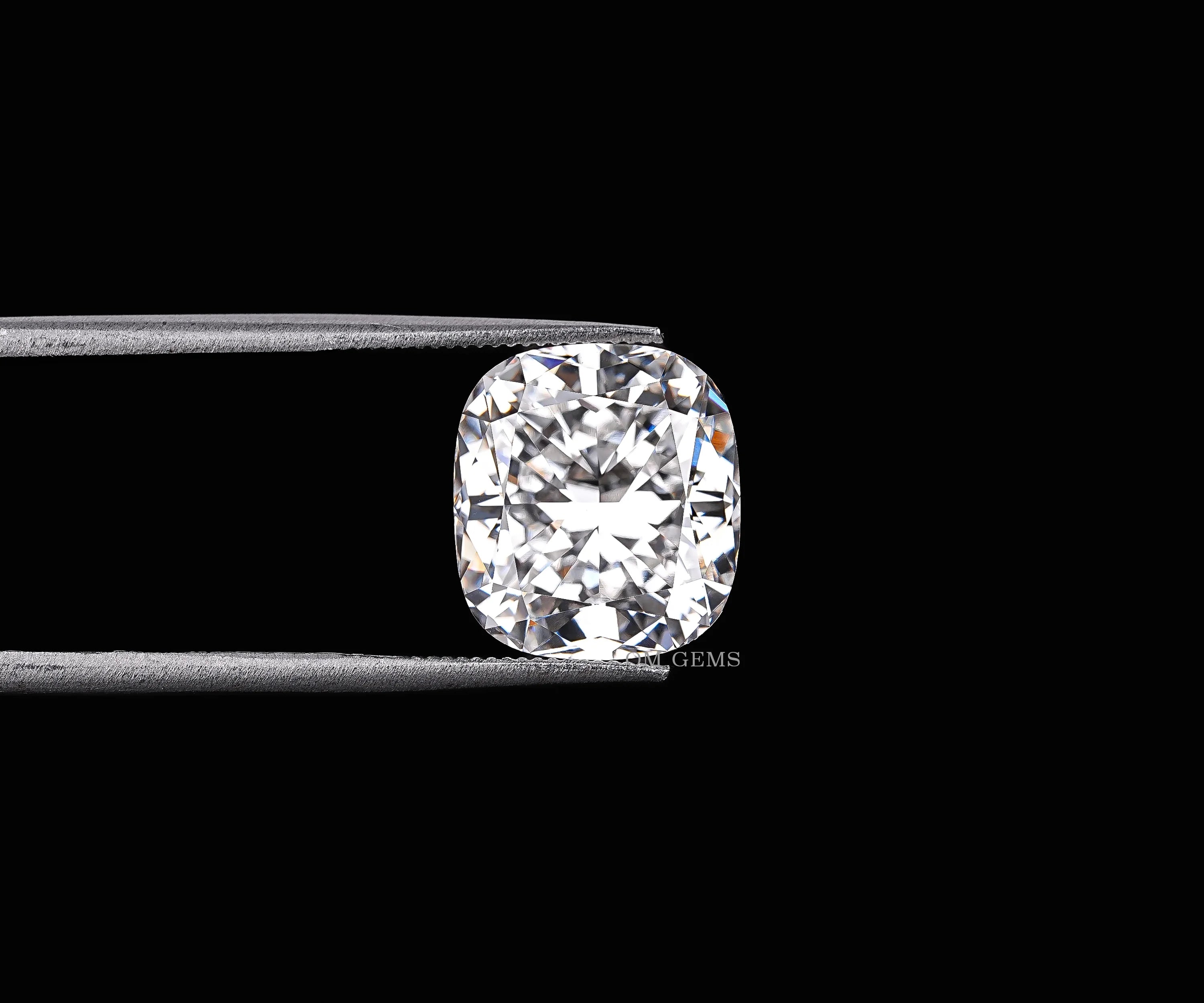 4.91 CT, Cushion Modified Brilliant Cut Loose Diamond