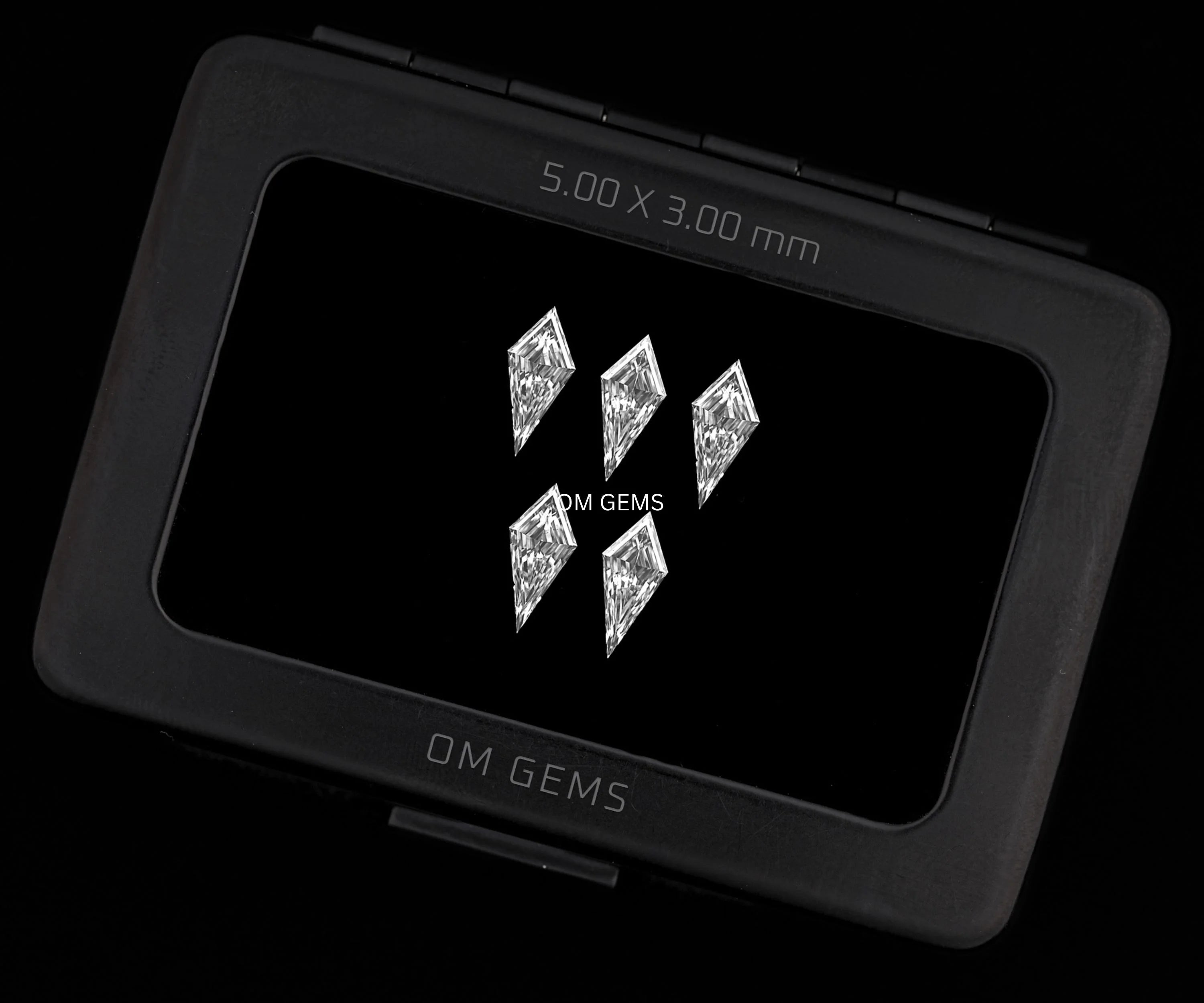 5.0 X 3.0 MM Kite Cut Melee Diamond