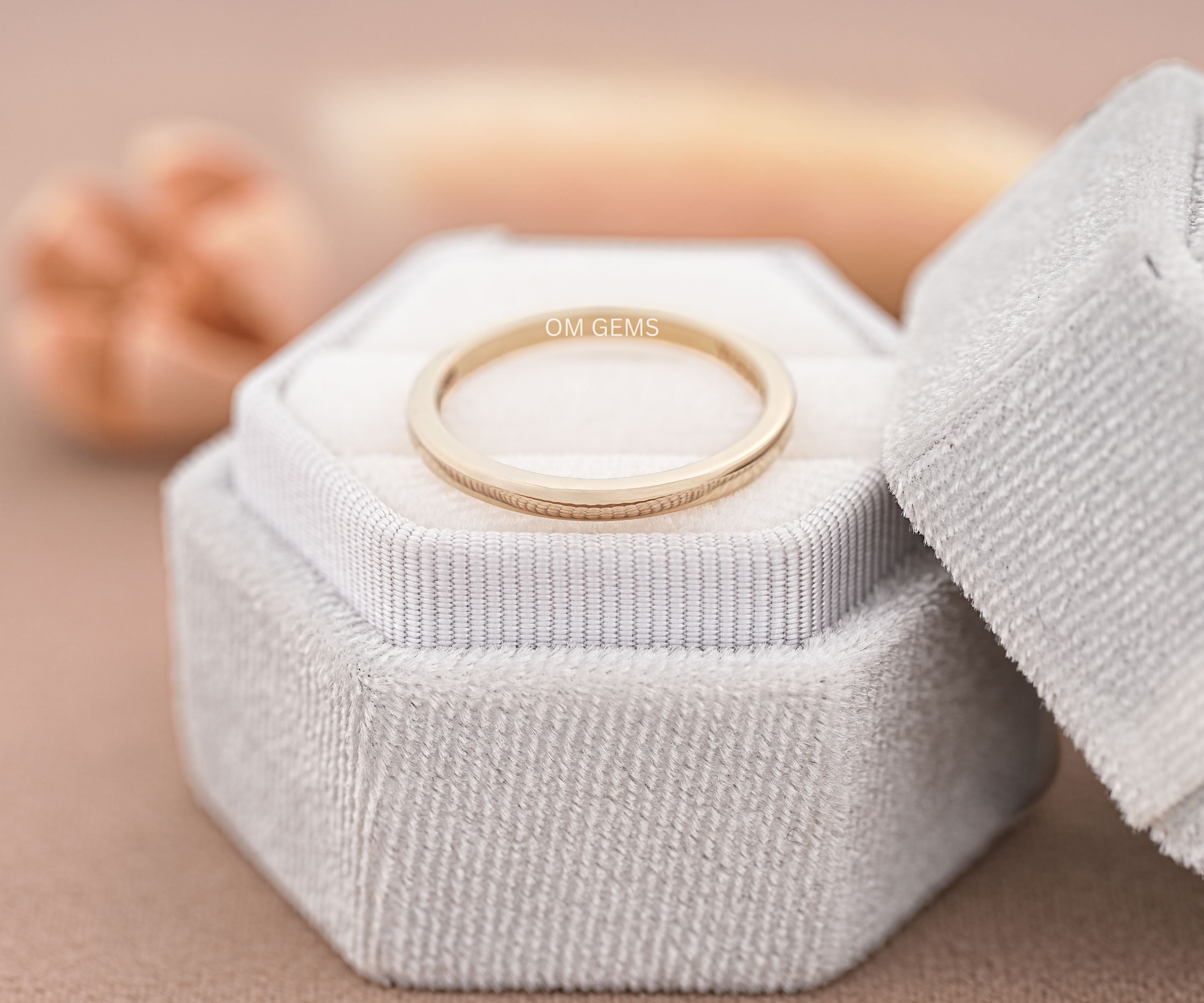 18k Yellow Gold Band