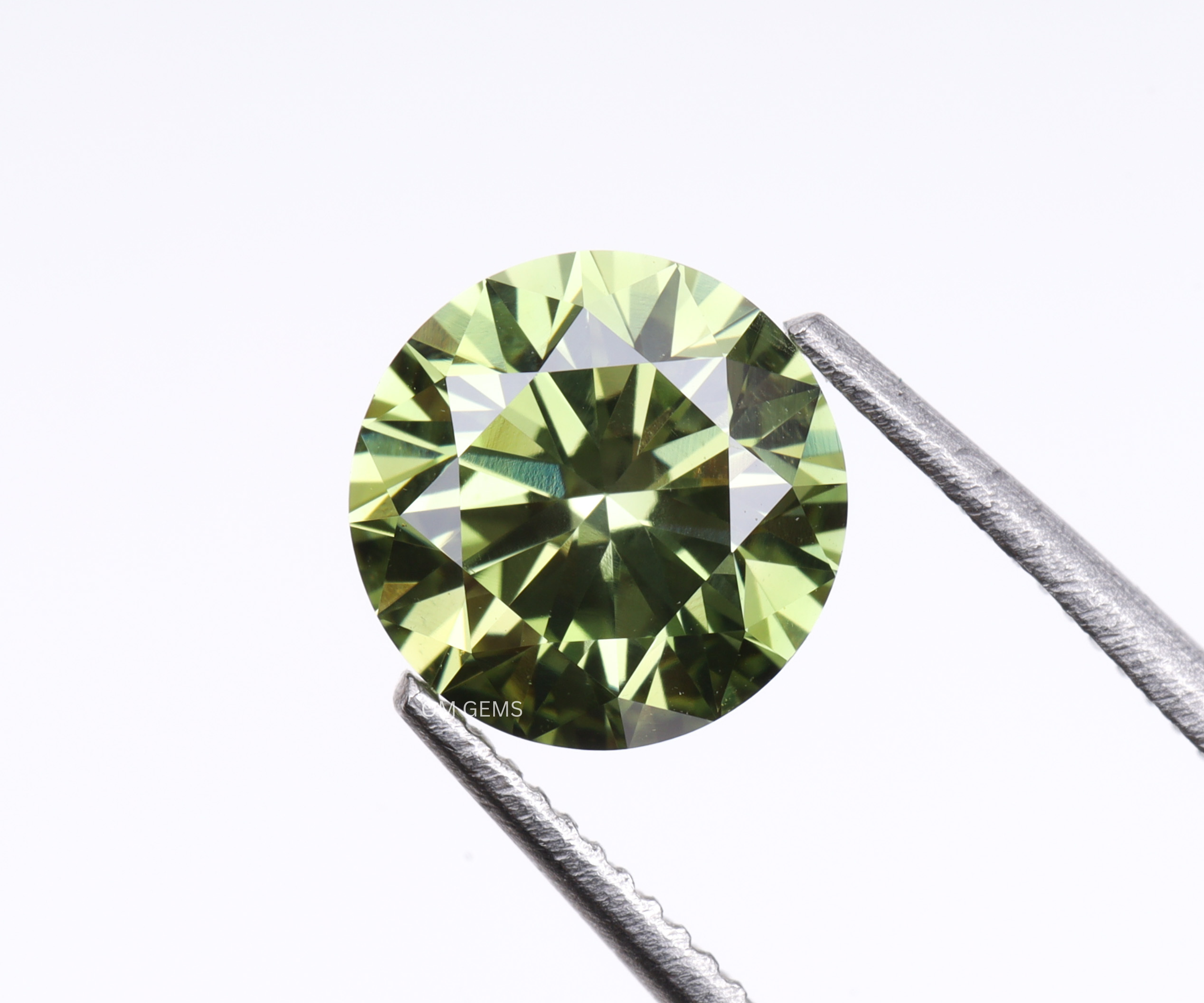 Lab Grown Green Colored Round Diamond