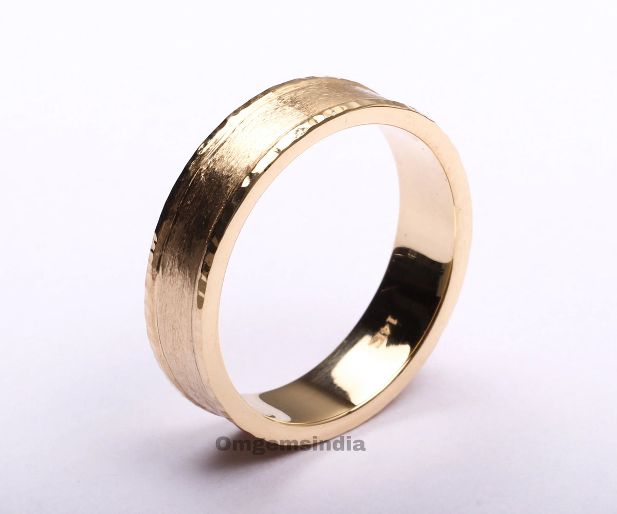 Men's Hammered Texture Classic Wedding Band