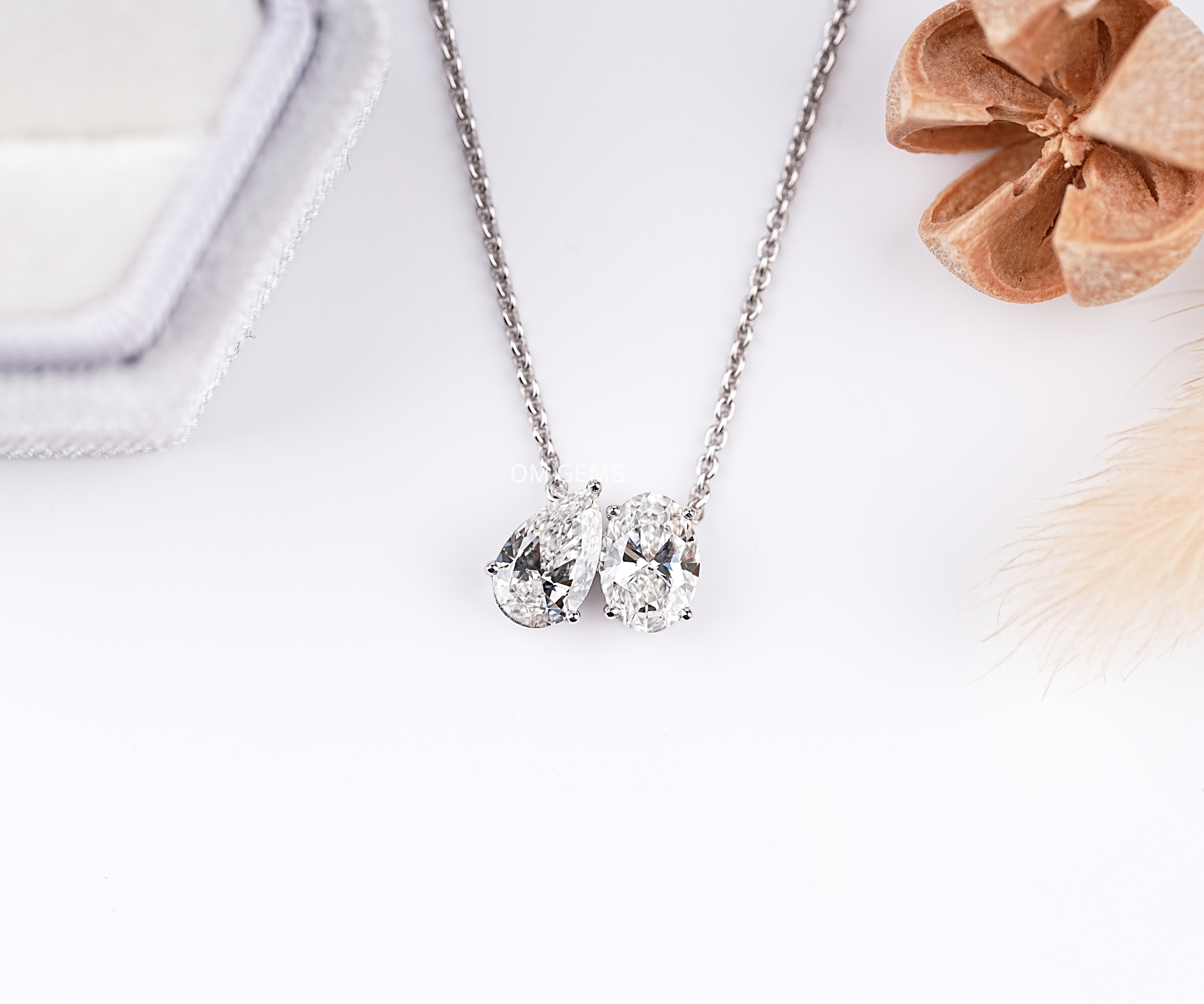 Oval And Pear Cut Toi Et Moi Necklace