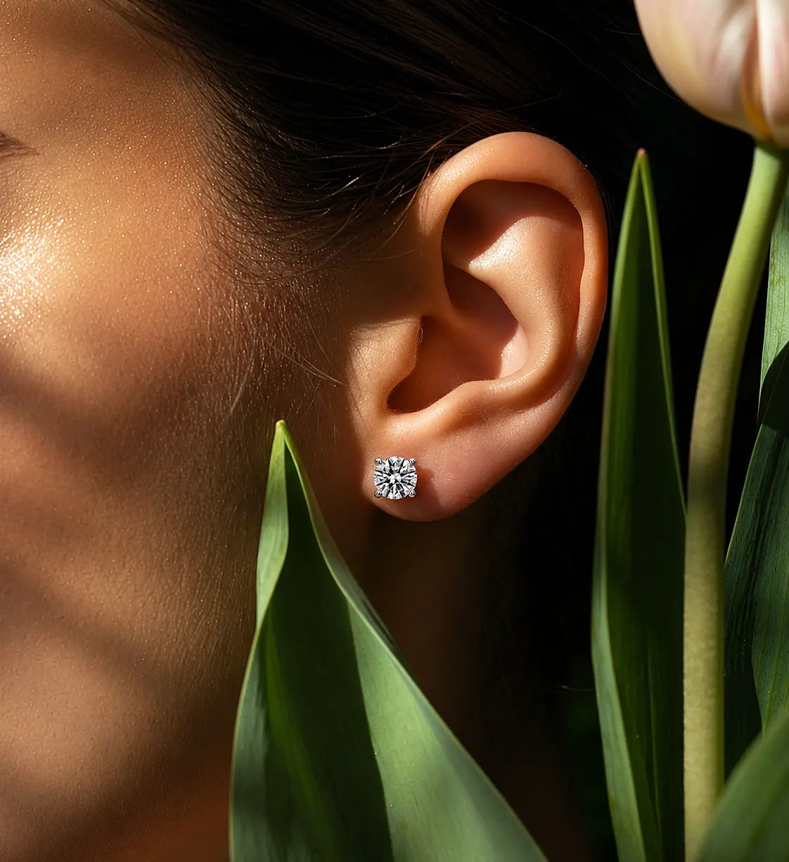 solitaire 5.5mm moissanite round diamond stud earring model wearing