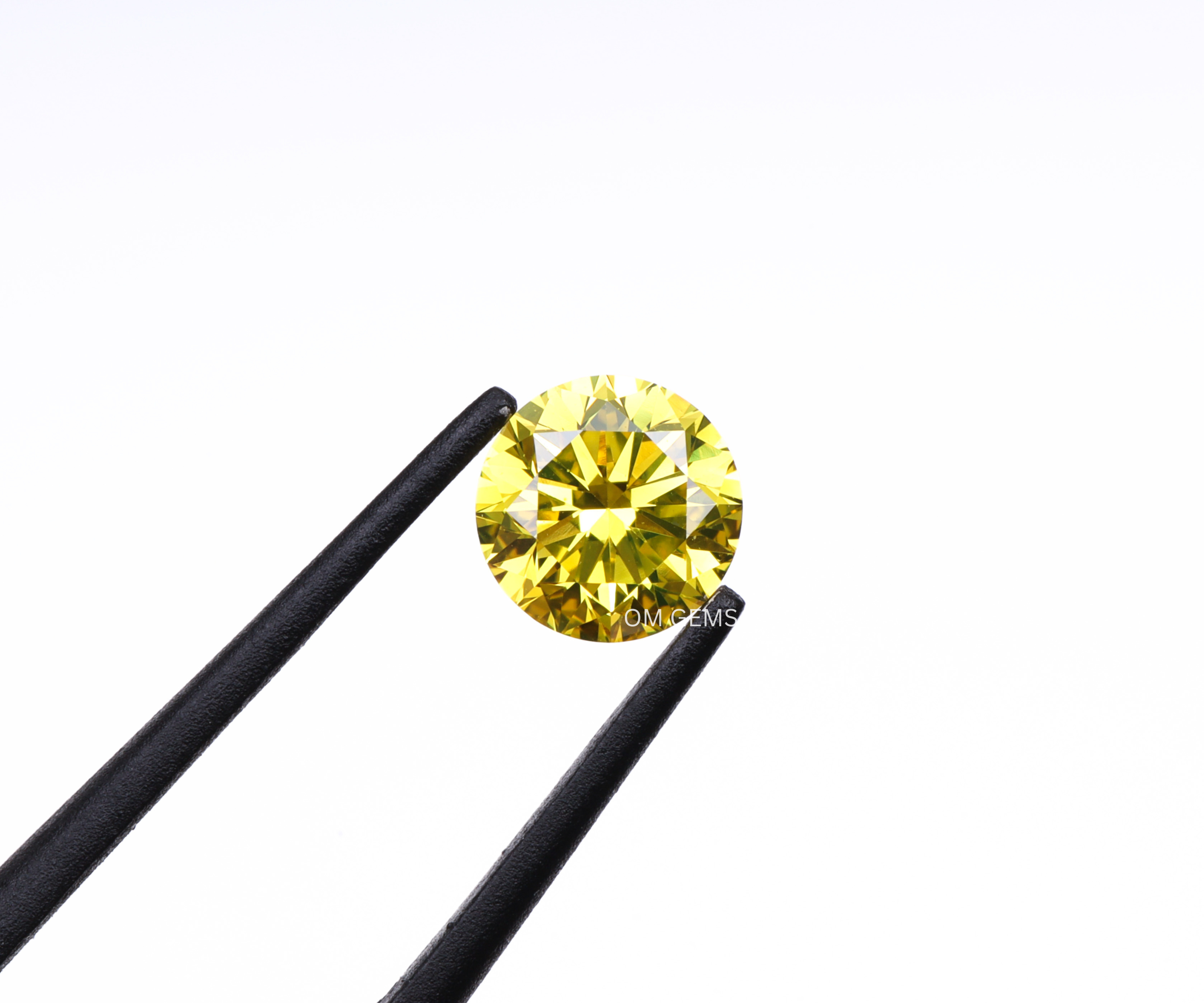 0.35 CT Yellow Round Cut Lab Grown Diamond