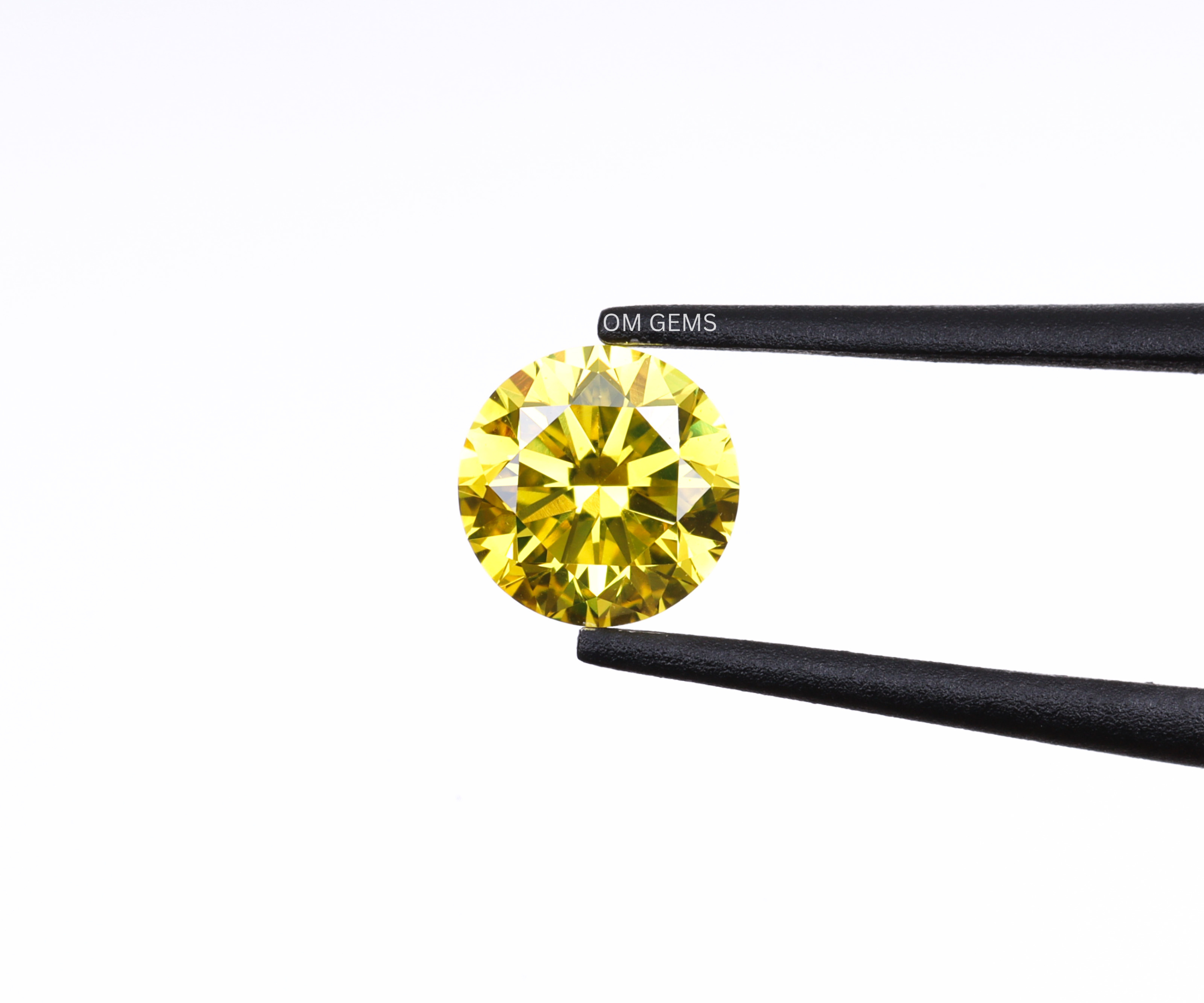 0.35 CT Yellow Round Cut Lab Grown Diamond