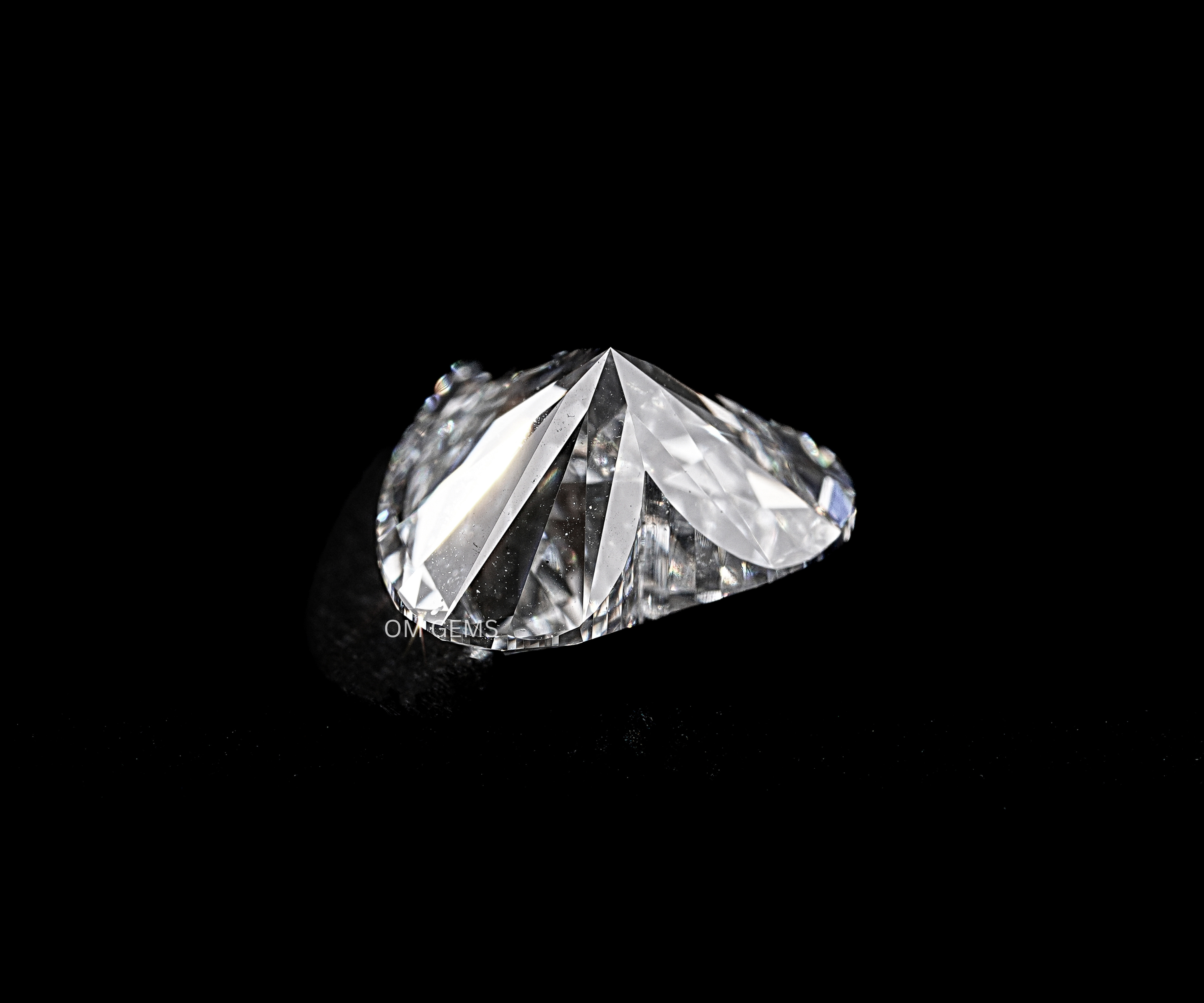 Heart Cut Lab Grown Diamond With VS1 Clarity