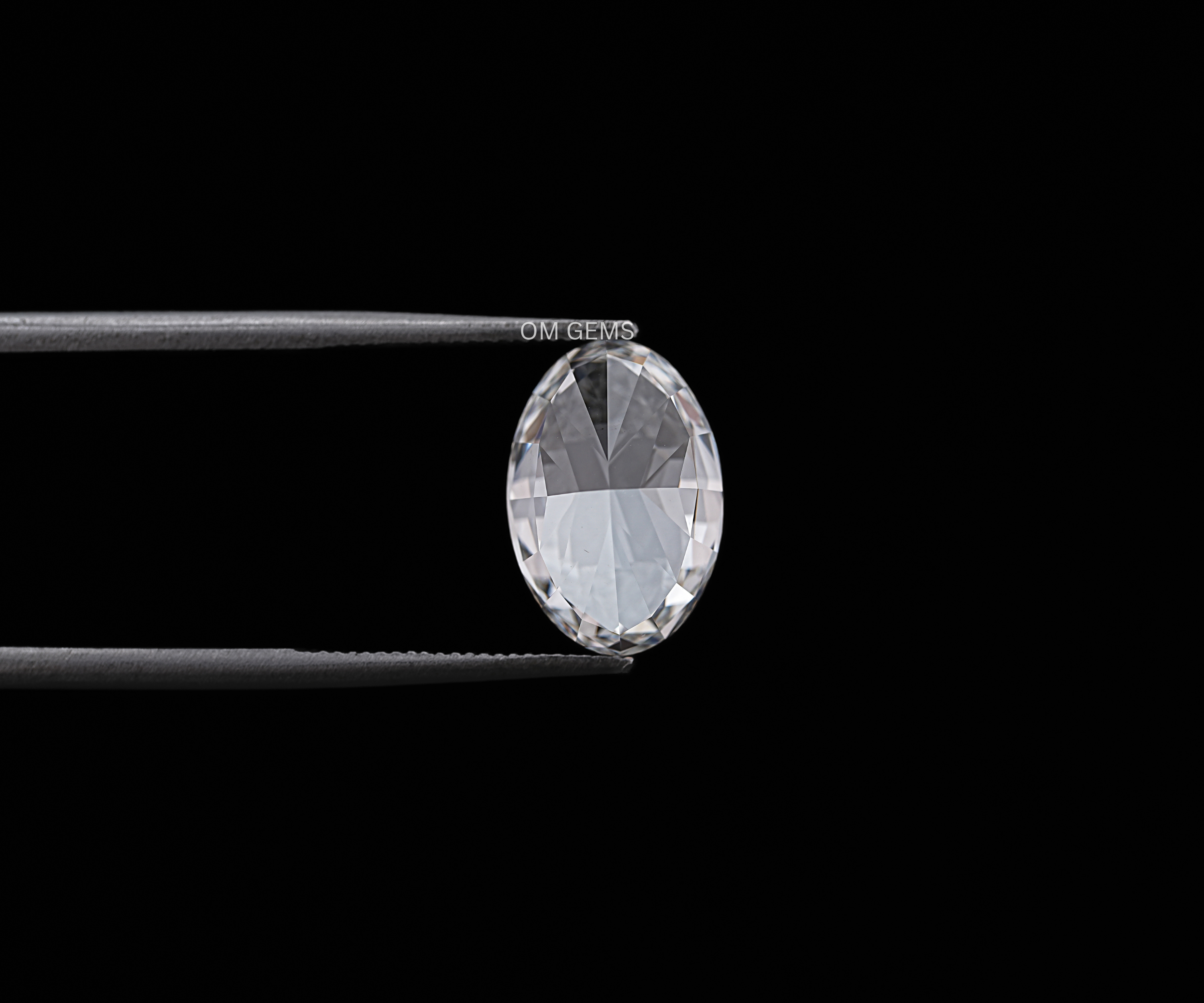 3.05 CT Oval Cut Lab Grown Diamond With VVS2 Clarity 