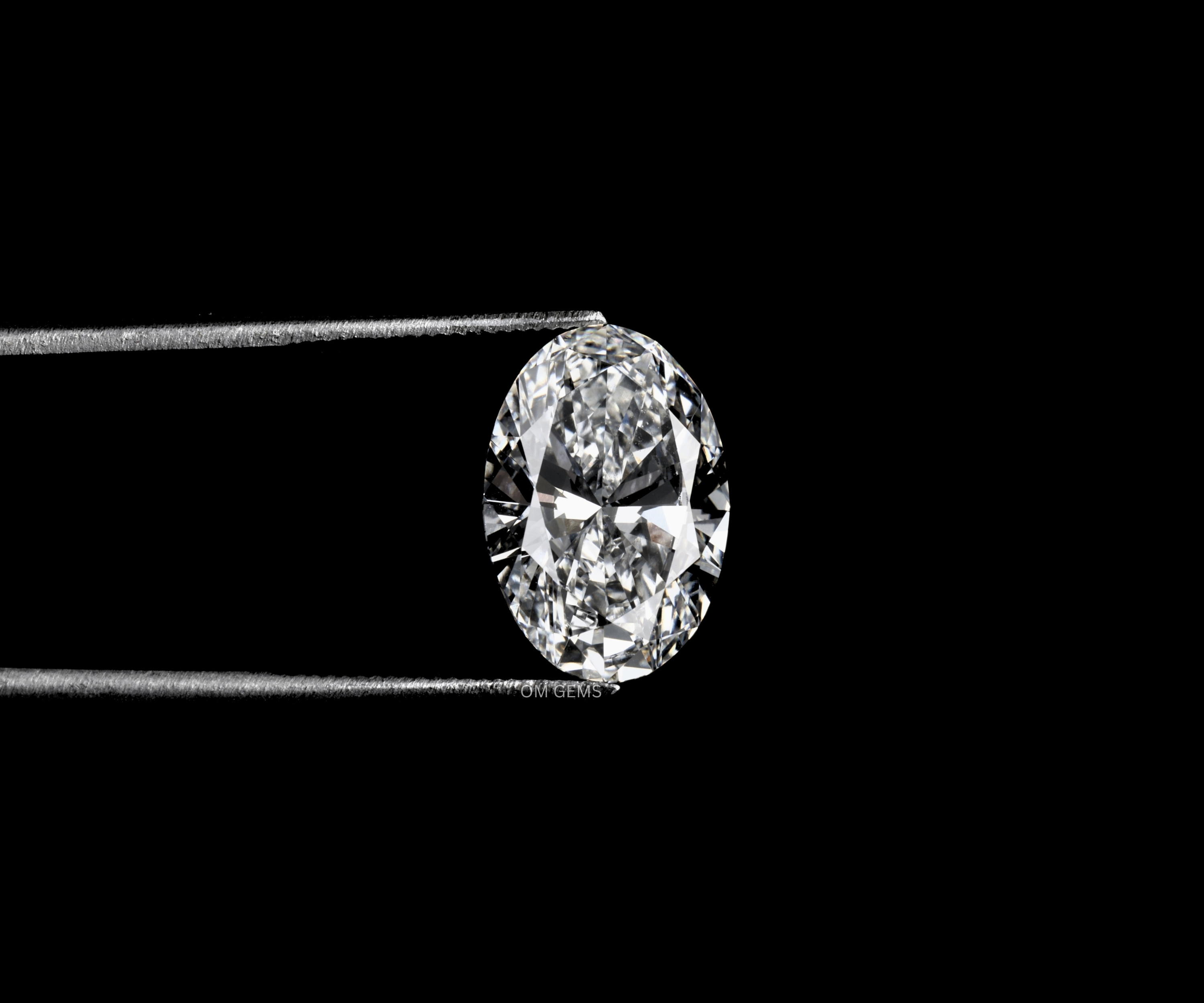 Hand Made Oval Shape Lab Grown Diamond Create Engagement Ring to Fine Jewelry