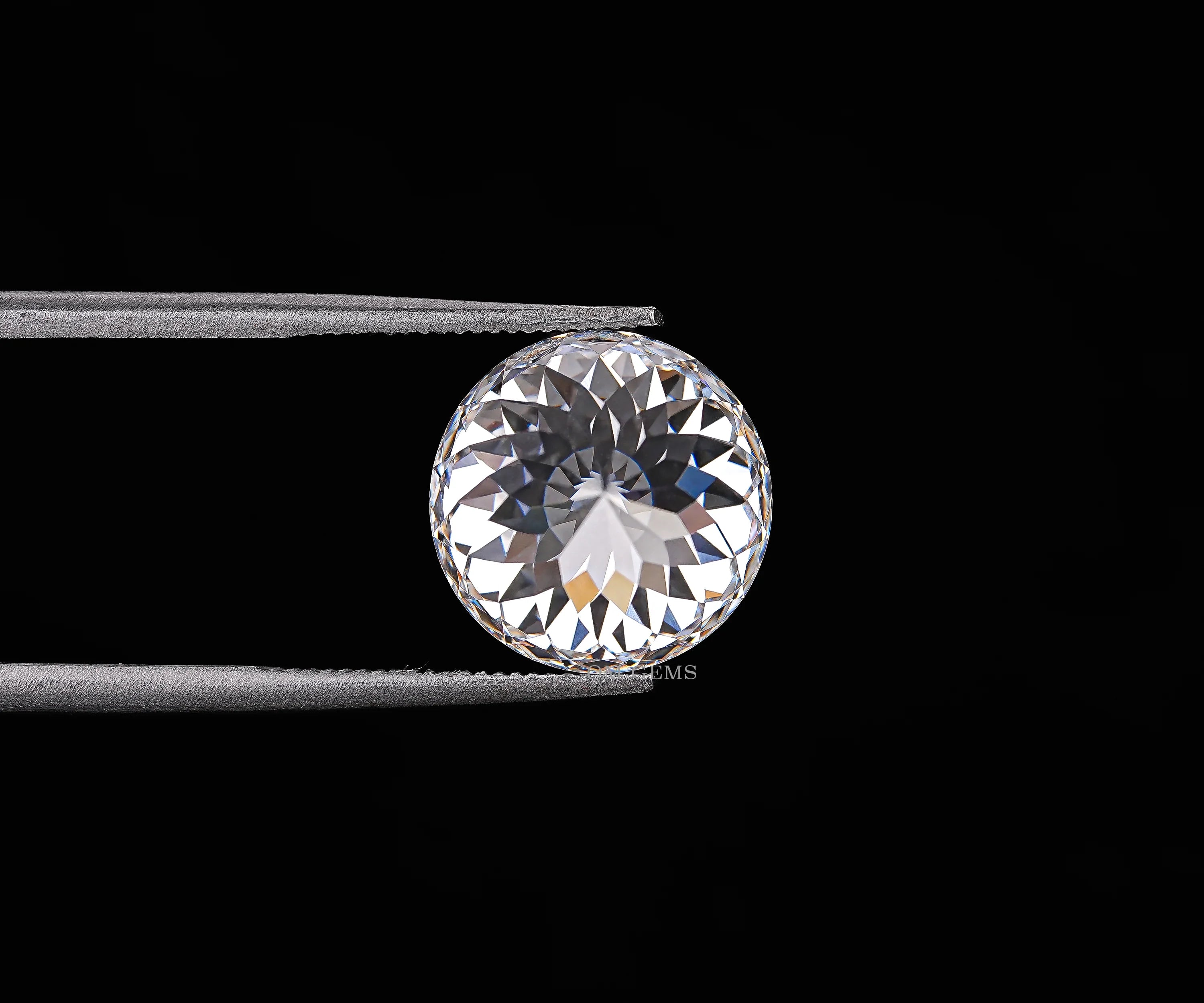 4.16 CT Round Cut IGI Certified Lab Grown Diamond