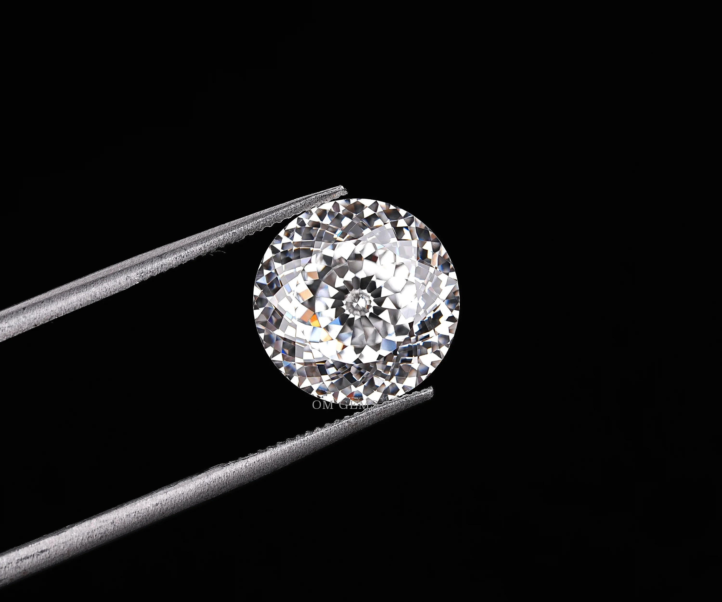 4.16 CT Round Cut IGI Certified Lab Grown Diamond