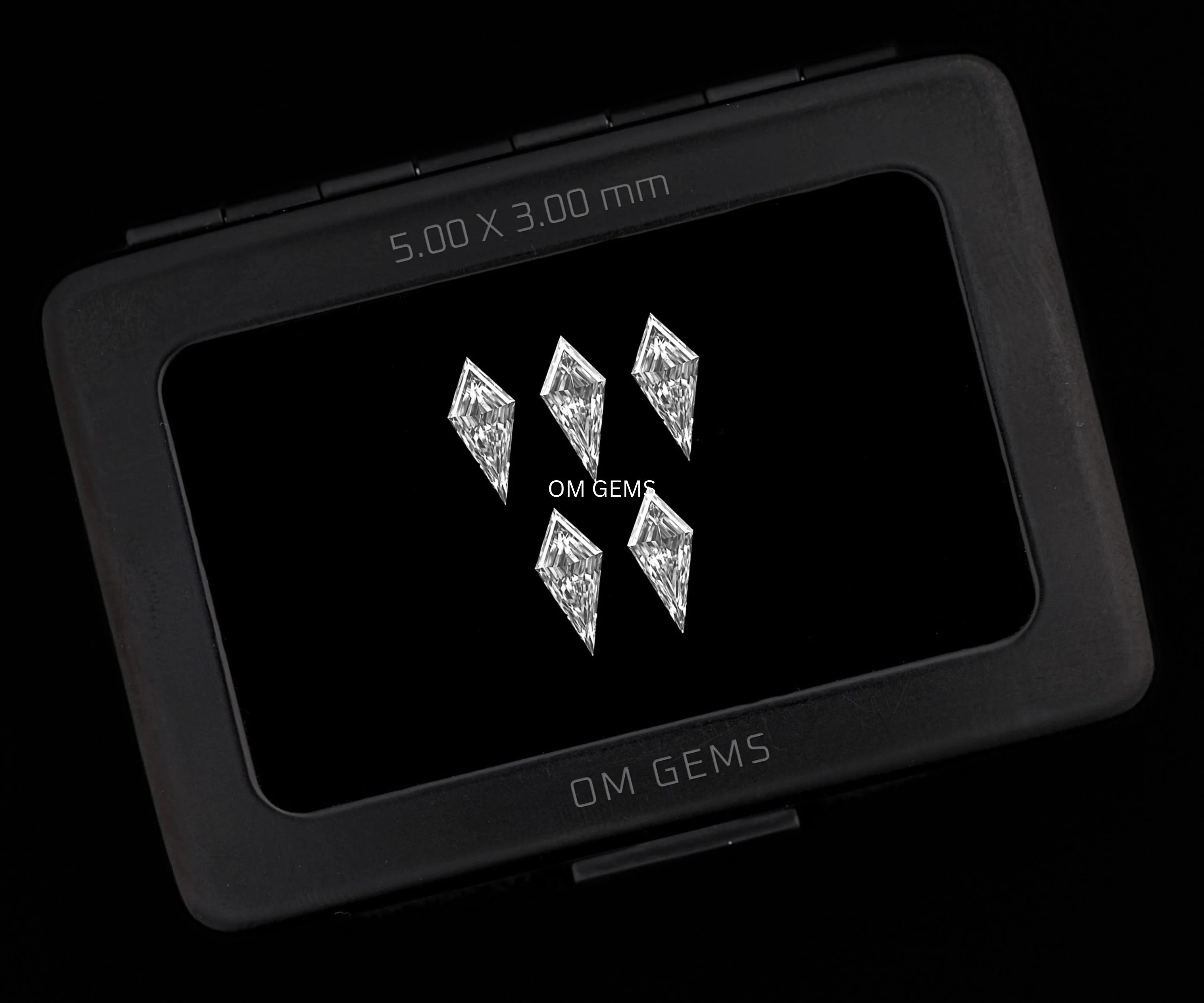 5.0 X 3.0 MM Kite Cut Melee Diamond