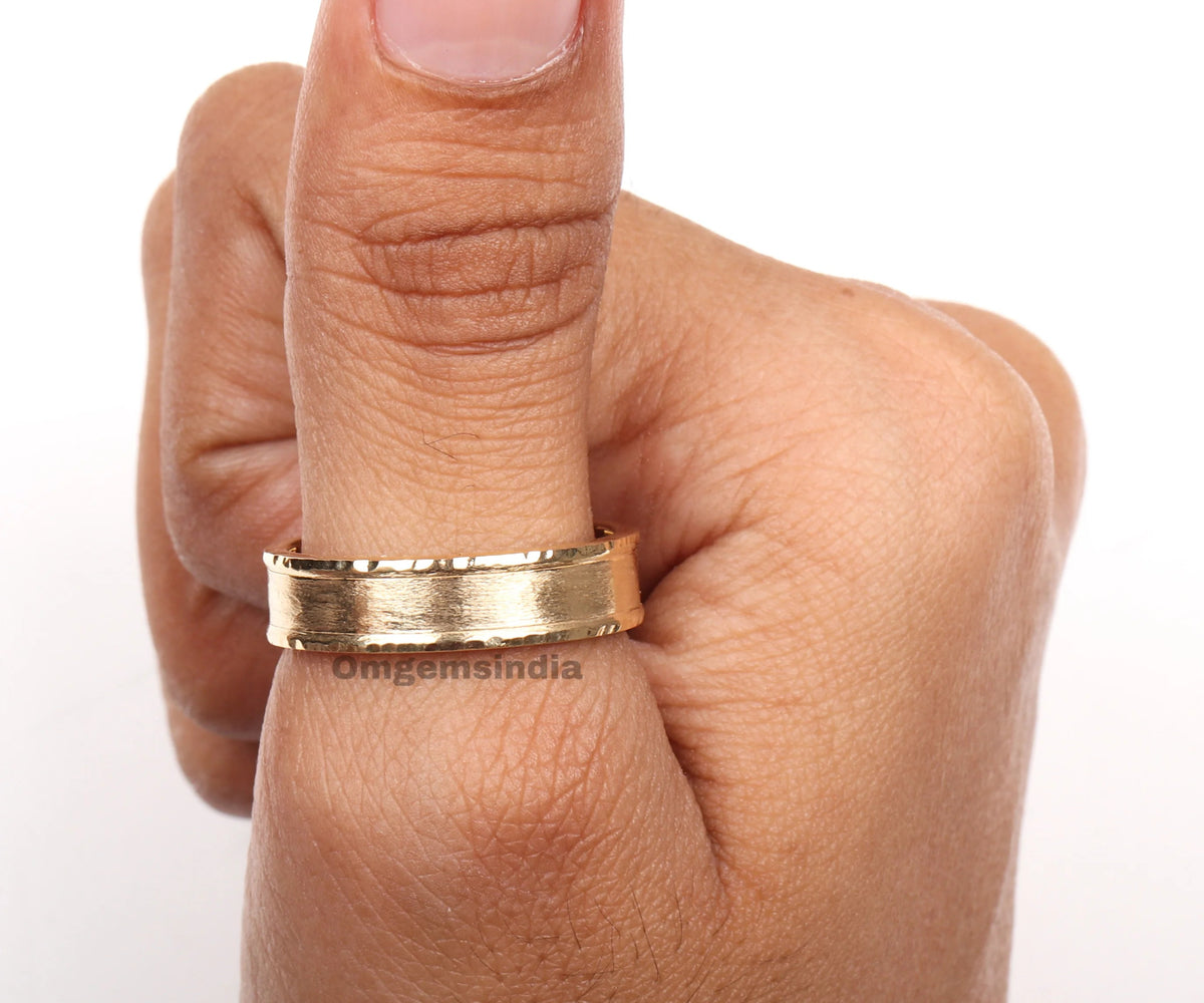 Men's Hammered Texture Classic Wedding Band