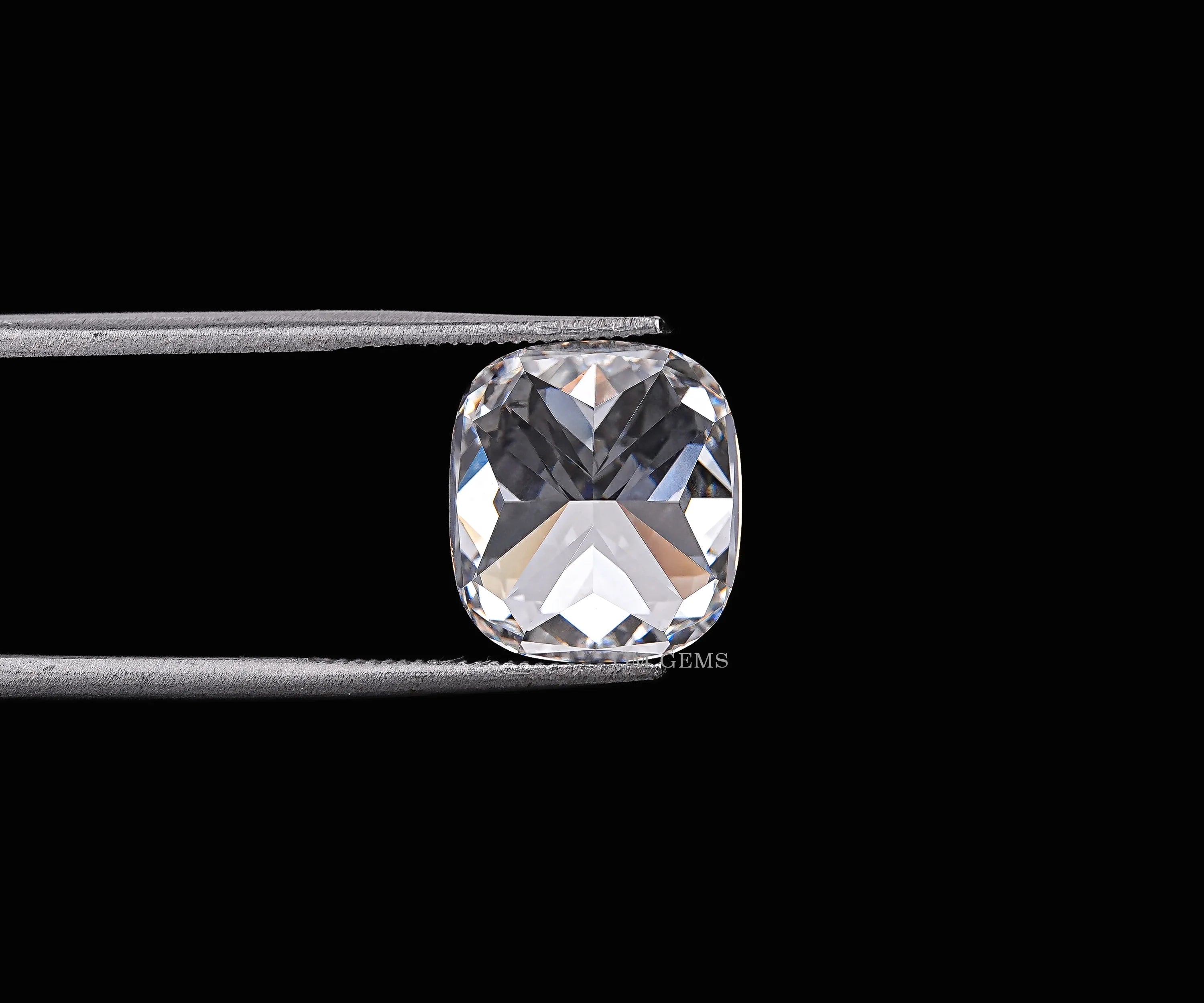 4.91 CT, Cushion Modified Brilliant Cut Loose Diamond