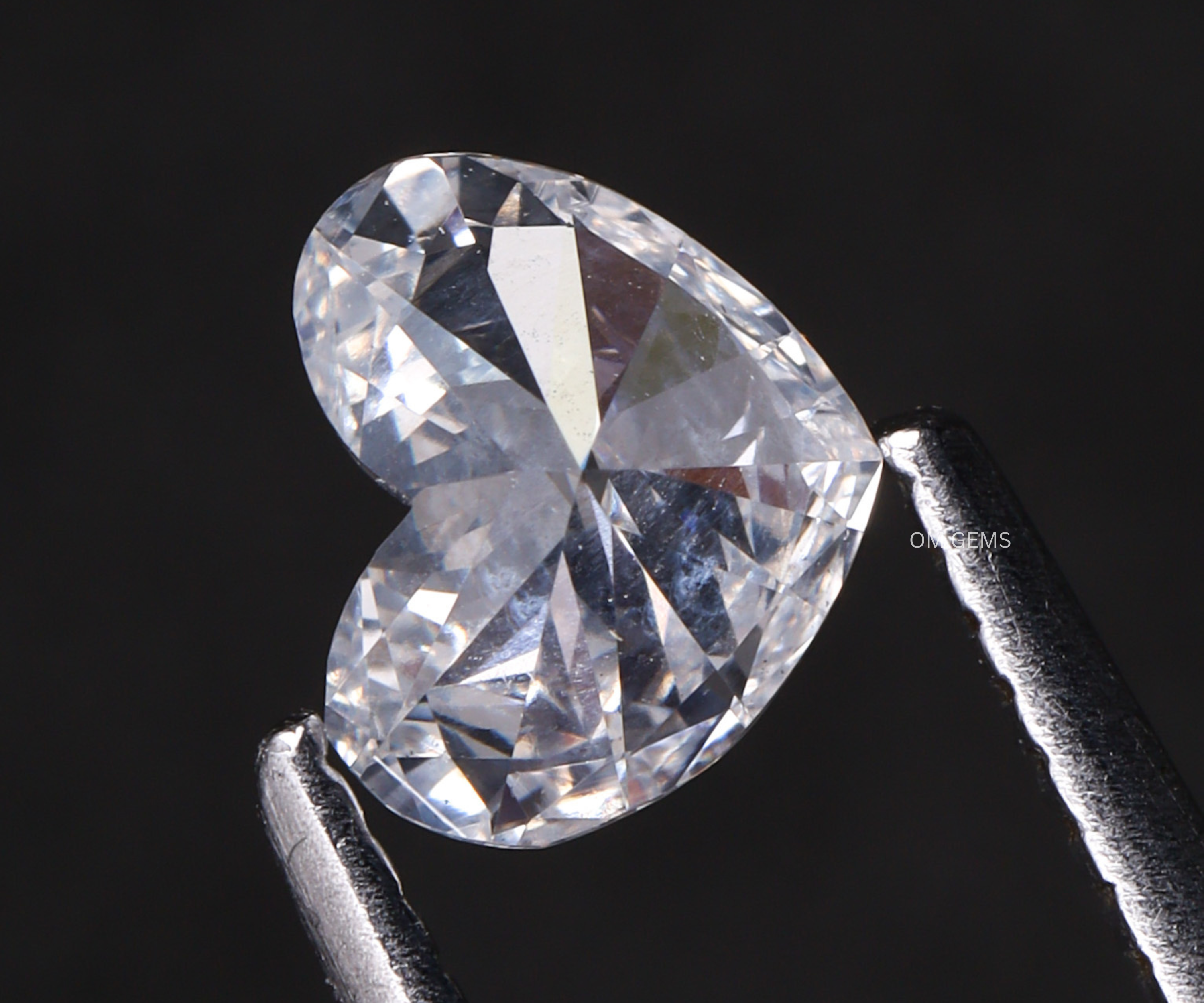 2 CT Heart Shape Lab Grown Diamond With VVS Clarity