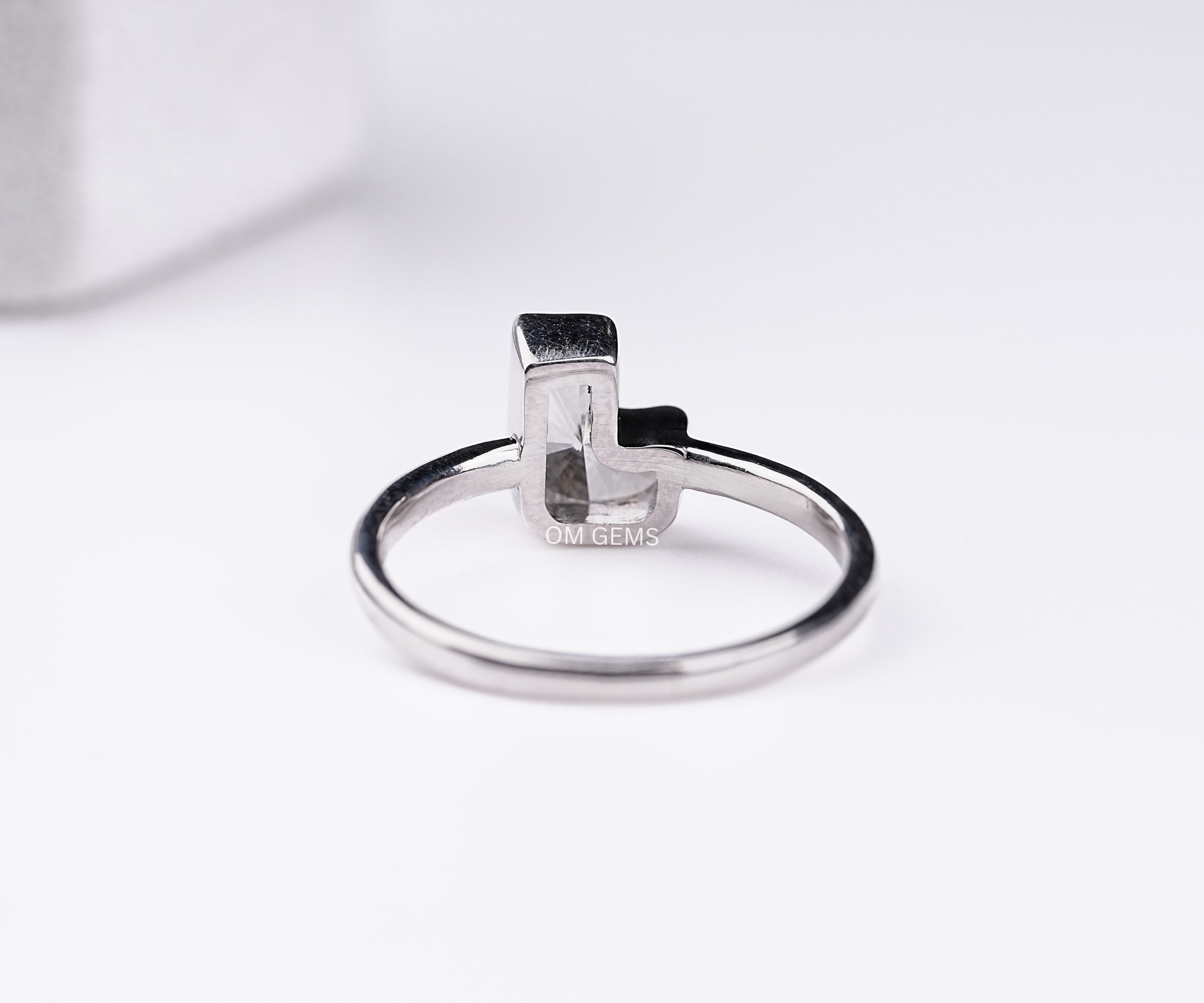 14k White Gold Lab Grown J Alphabet Diamond Initial Ring