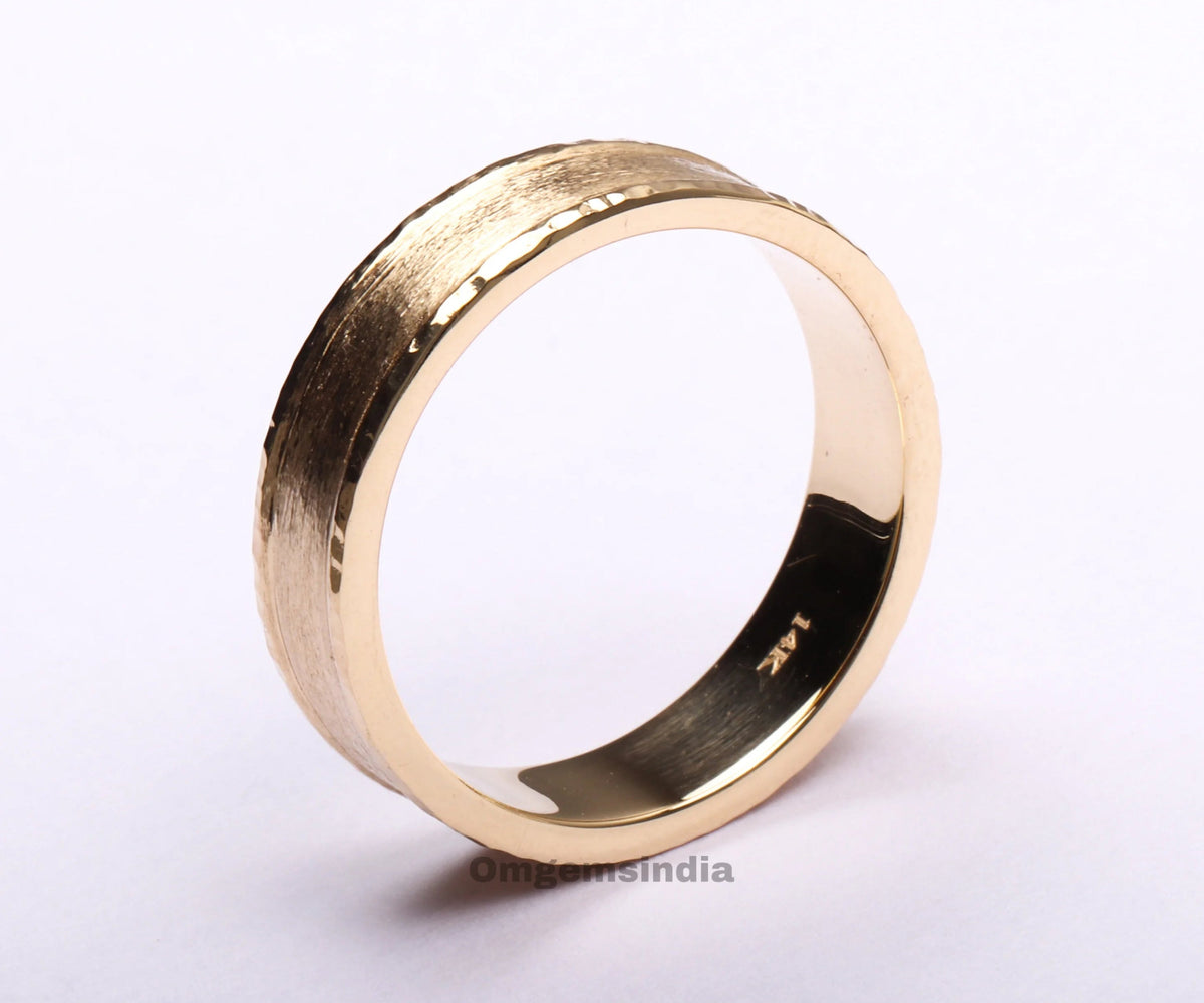Men's Hammered Texture Classic Wedding Band