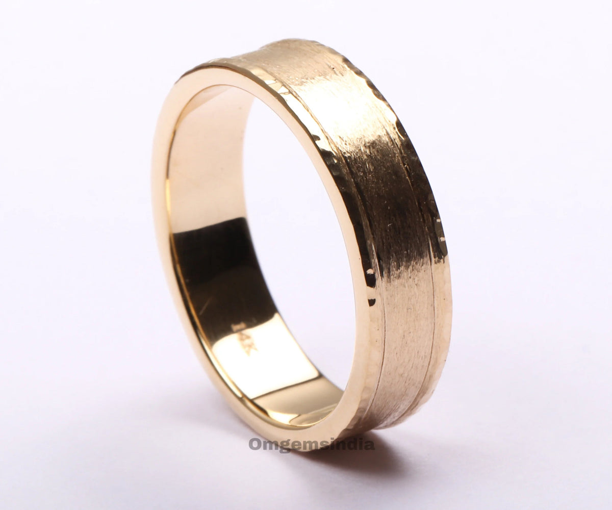 Men's Hammered Texture Classic Wedding Band