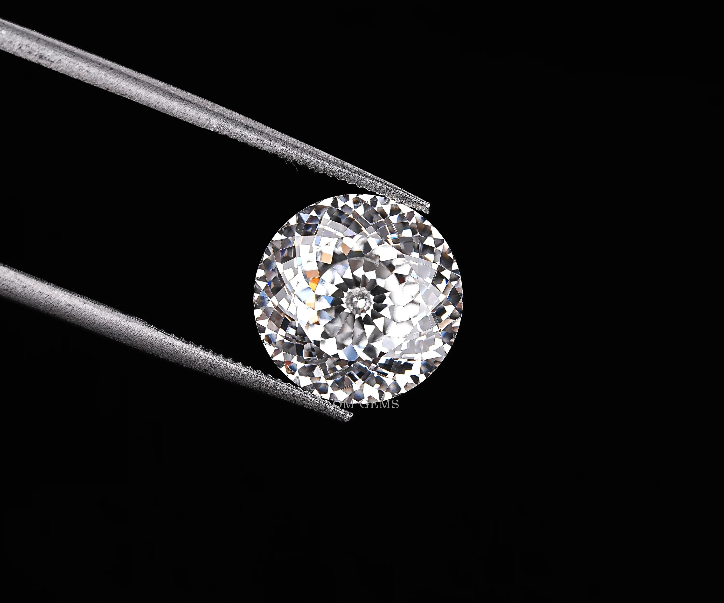 4.16 CT Round Cut IGI Certified Lab Grown Diamond