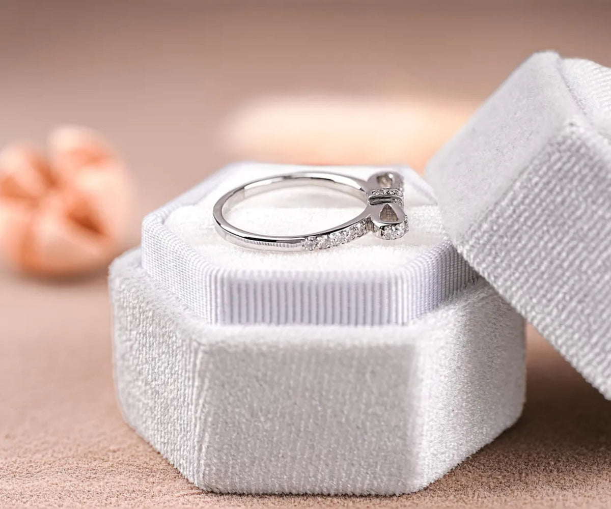 Bow Knot Pavé Round Shape Lab Grown Diamond Anniversary Ring