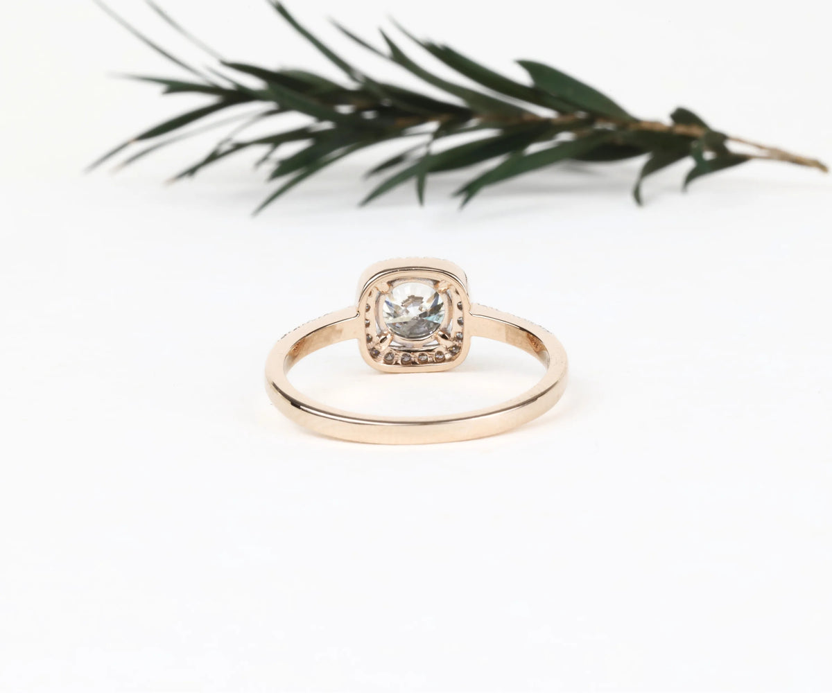 Lab grown round diamond halo setting ring